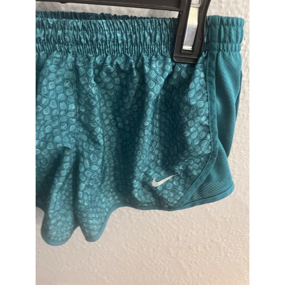 Nike Girls‎ Bluish Greenish  Printed Running Shorts Size Small